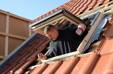 Pose de fenêtres de toit Velux à Hercé